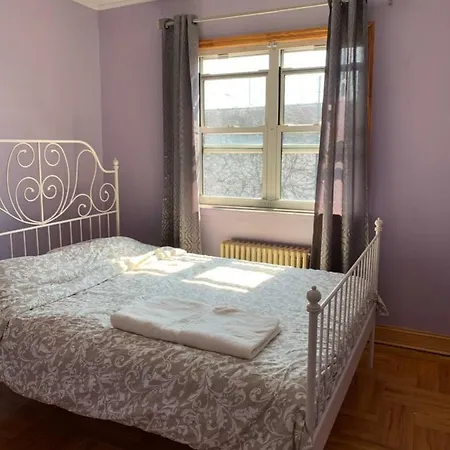 Beautiful Vintage Private In 3bdr.brooklyn. R#3 *