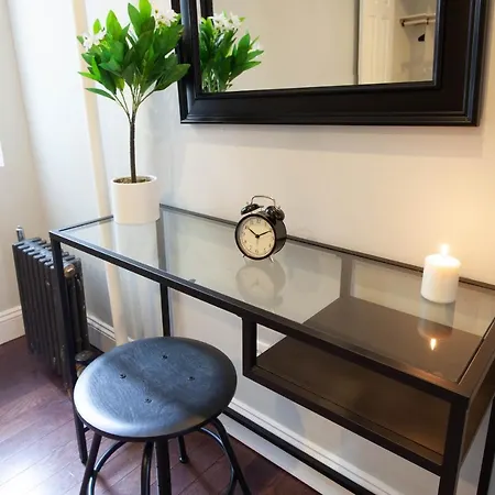 Private Bedroom In City *