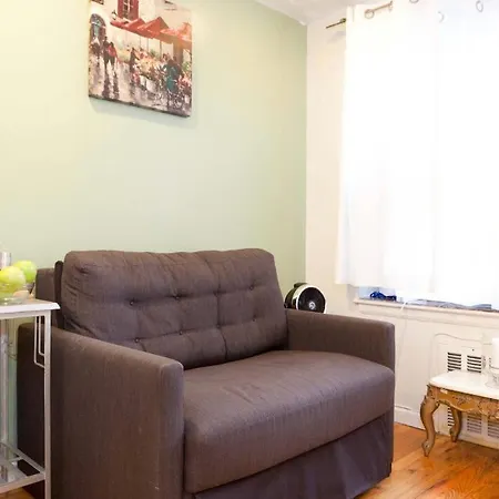 Small Studio In Private Townhouse Apartment