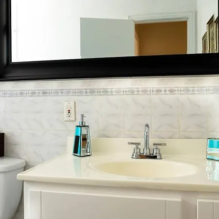Retreat Near Manhattan Apartment New York