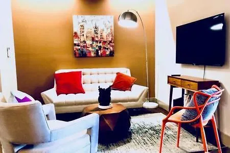 Apartment In A Stylish Apt In Brooklyn *