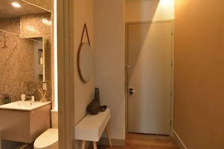 In A Stylish Apt In Brooklyn * New York