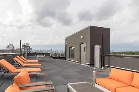 In A Stylish Apt In Brooklyn *
