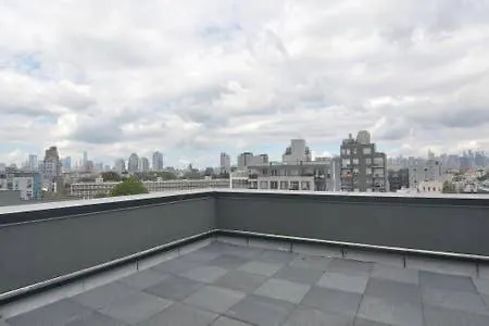 In A Stylish Apt In Brooklyn Apartment *