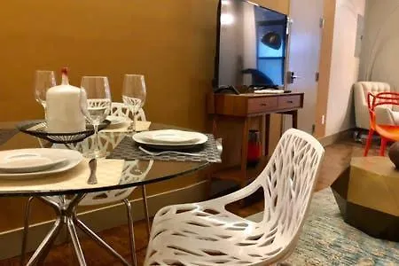 In A Stylish Apt In Brooklyn *