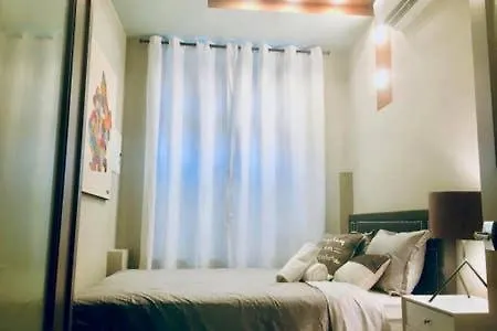 In A Stylish Apt In Brooklyn Apartment New York