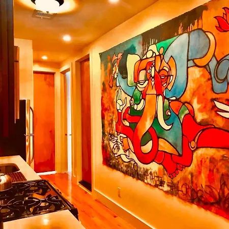 Brooklyn Art Gallery Apartment *