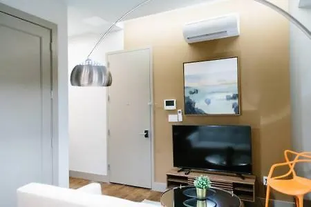 In A Stylish Apt In Brooklyn Apartment *