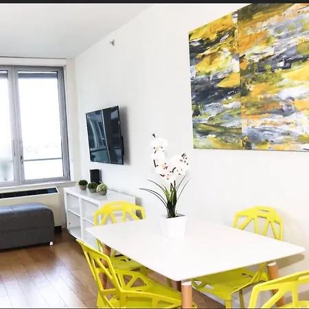 Amazing 2 Bedrooms River Views Close To Central Park New York
