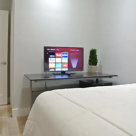 Heart Of South Harlem 3bdr Steps Central Park Subway Apartment *