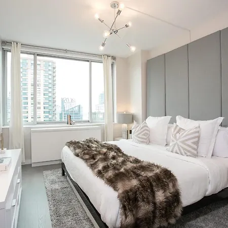 Spectacular - Amazing Views - 3 Bed 2 Bath Apartment