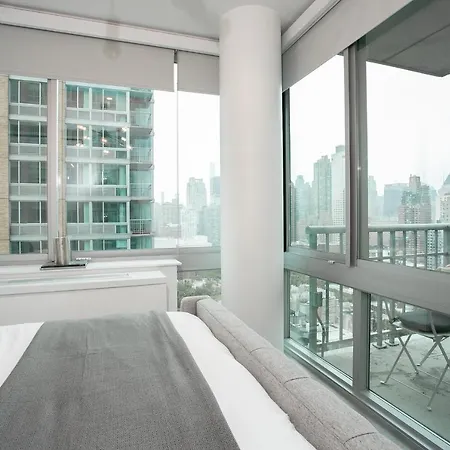 Spectacular - Amazing Views - 3 Bed 2 Bath Apartment