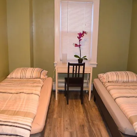 Comfy With Free Wifi & Laundry Near Jfk Airport J, E, Airport Train Homestay *