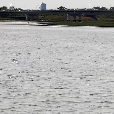 Guest house At The Water's Edge In Canarsie!