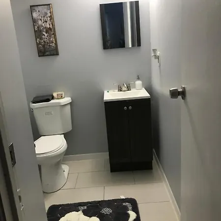 Spacious 2 Br. East Williamburg Apt *