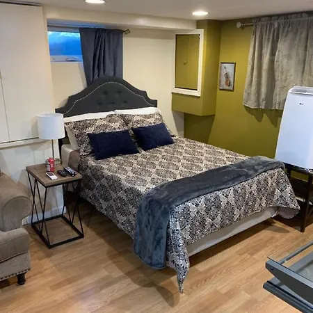 Cute Studio With Private Entrance. No Sharing. Apartment *