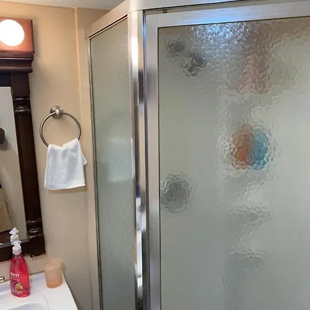 Cute Studio With Private Entrance. No Sharing.