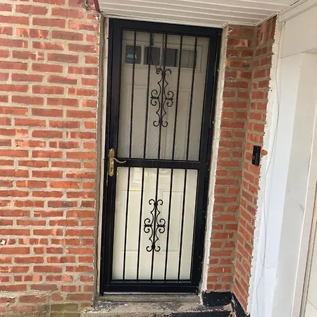 Cute Studio With Private Entrance. No Sharing. Apartment *