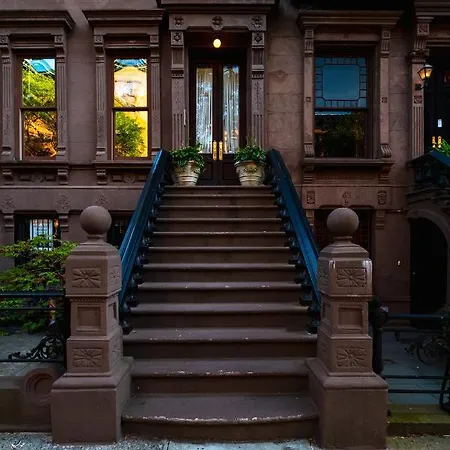 Harlem Jazz Getaway Mansion. New York