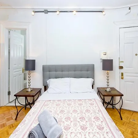Apartment Modern Midtown East In Nyc New York