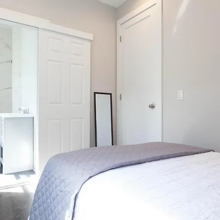 Private Bedroom In City * New York
