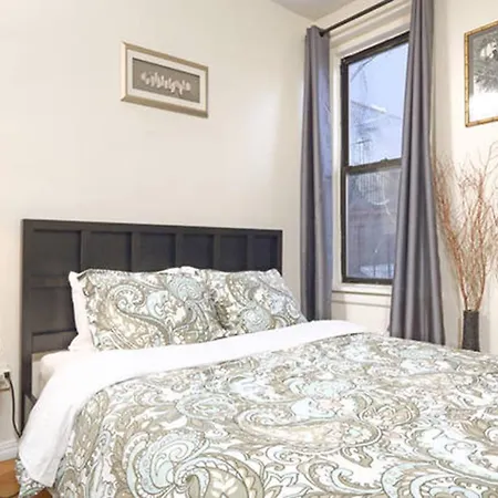Apartment Lower East Side Pied-A-Terre! *