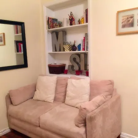 Lower East Side Pied-A-Terre! * New York