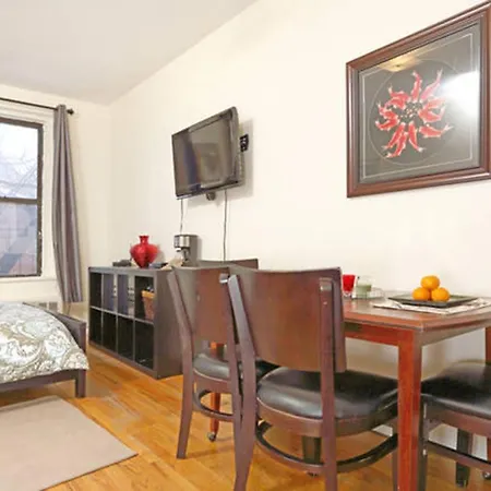 Apartment Lower East Side Pied-A-Terre! *