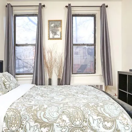 Apartment Lower East Side Pied-A-Terre! *