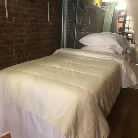 Auntyhouseinmanhattan New York