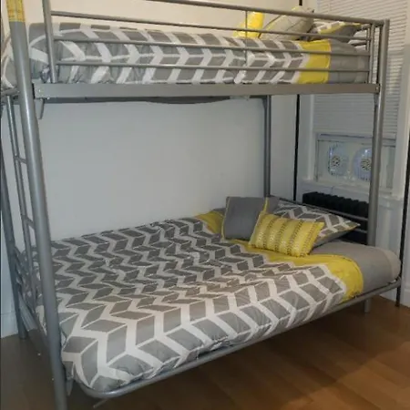 New Modern 3 Bedroom Apartment