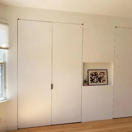New Modern 3 Bedroom *