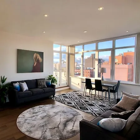 Penthouse W/ Private Hot Tub & Terrace + King Bed * New York