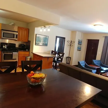 Modern And Spacious, City Retreat *