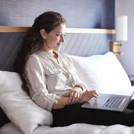 Radisson Street Hotel 4*