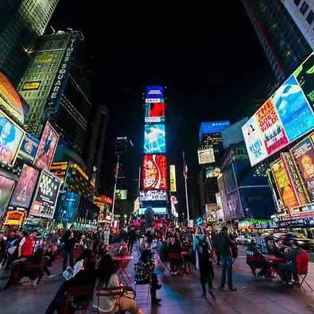 Amazing 2 Bedroom/3bed Full Time Square/broadway/central Park Apartment *