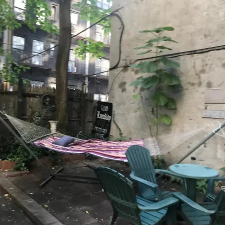 Auntyhouseinmanhattan