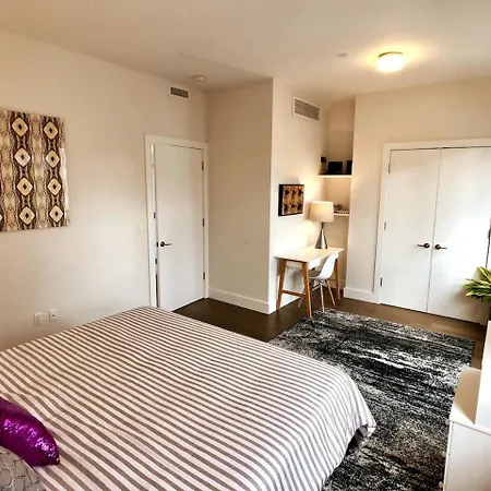 Penthouse W/ Private Hot Tub & Terrace + King Bed Apartment *