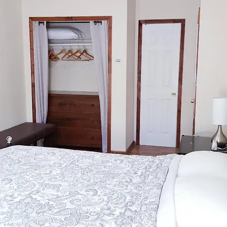 Modern And Spacious, City Retreat Apartment