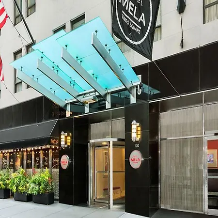 Hotel Aura Times Square 4*