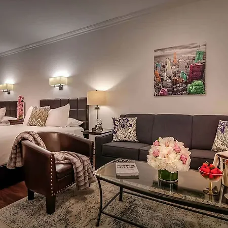 Avalon Hotel 4*