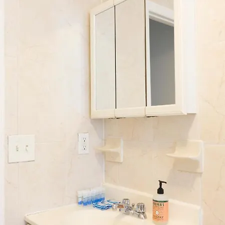 The Pop! Art Penthouse: Safe/quiet/family-friendly Apartment