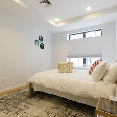 Apartment The Pop! Art Penthouse: Safe/quiet/family-friendly New York
