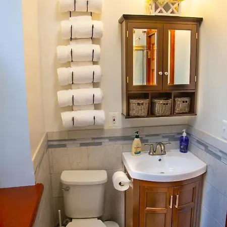 Harlem Apartment *