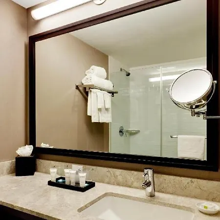 Hotel Distrikt City, Tapestry Collection By Hilton 4*