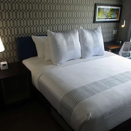 Glo Western Brooklyn Nyc Hotel 3*