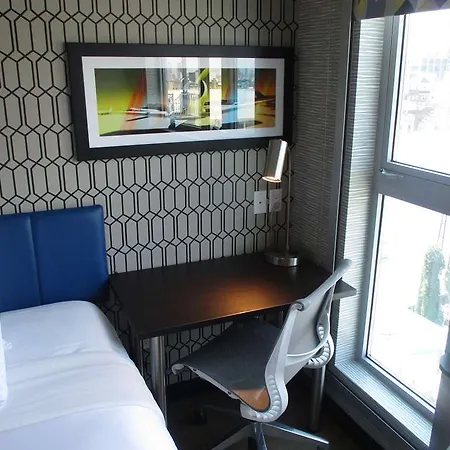 Hotel Glo Western Brooklyn Nyc New York