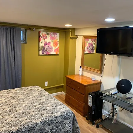 Cute Studio With Private Entrance. No Sharing.