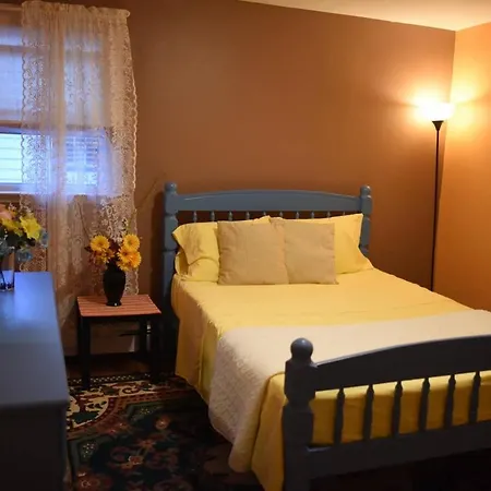 Beautiful Near Jfk And Close To Laguardia Airports Homestay *