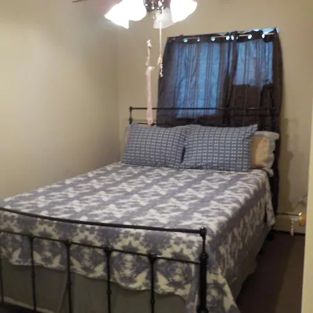 Guest house At The Water's Edge In Canarsie!